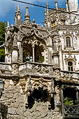 La Quinta da Regaleira, progettata nel 1904 dall'  architetto italiano Luigi Manini nel centro storico di Sintra, Portogallo.